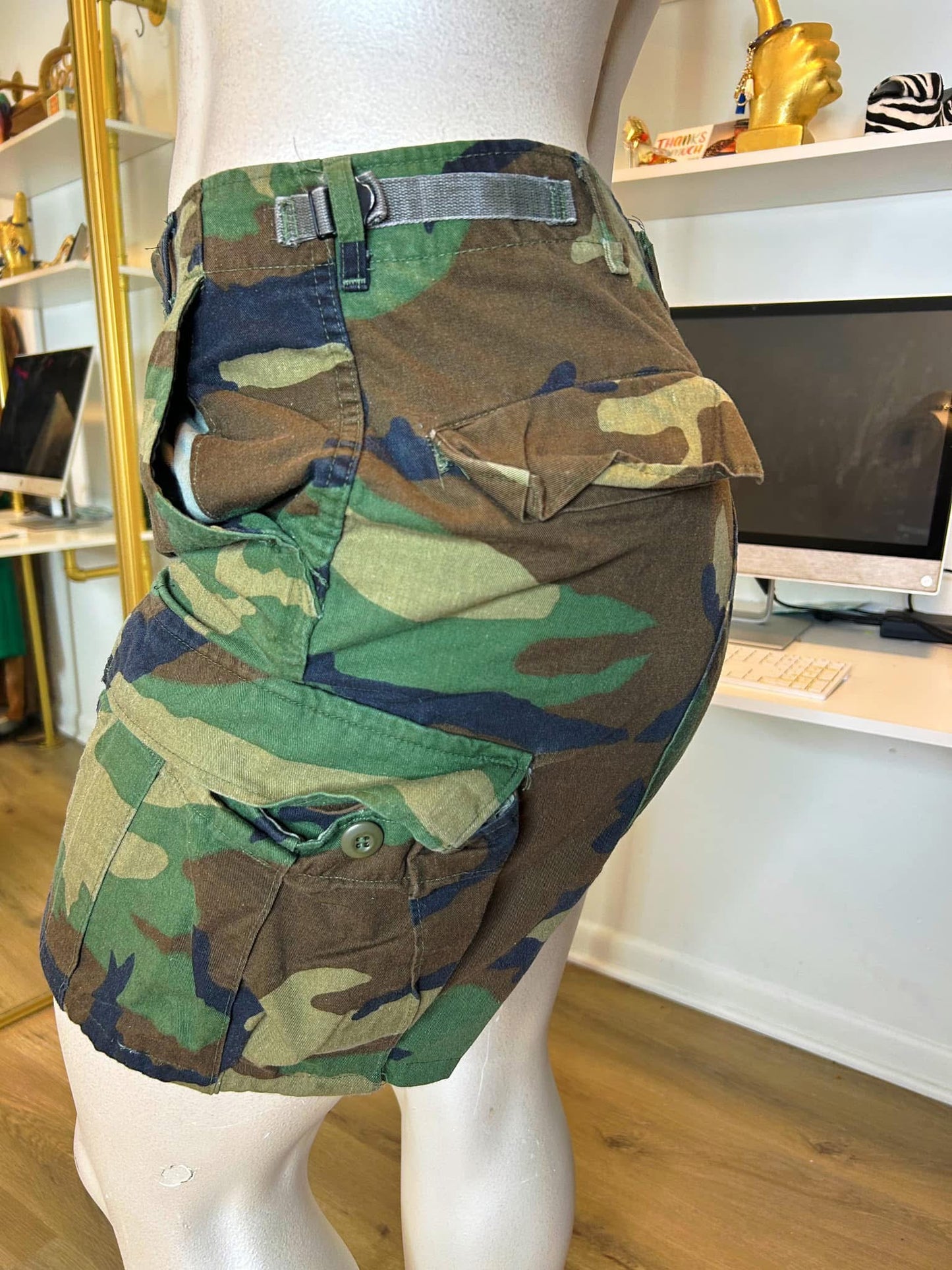 Authentic camo shorts size: large/xl